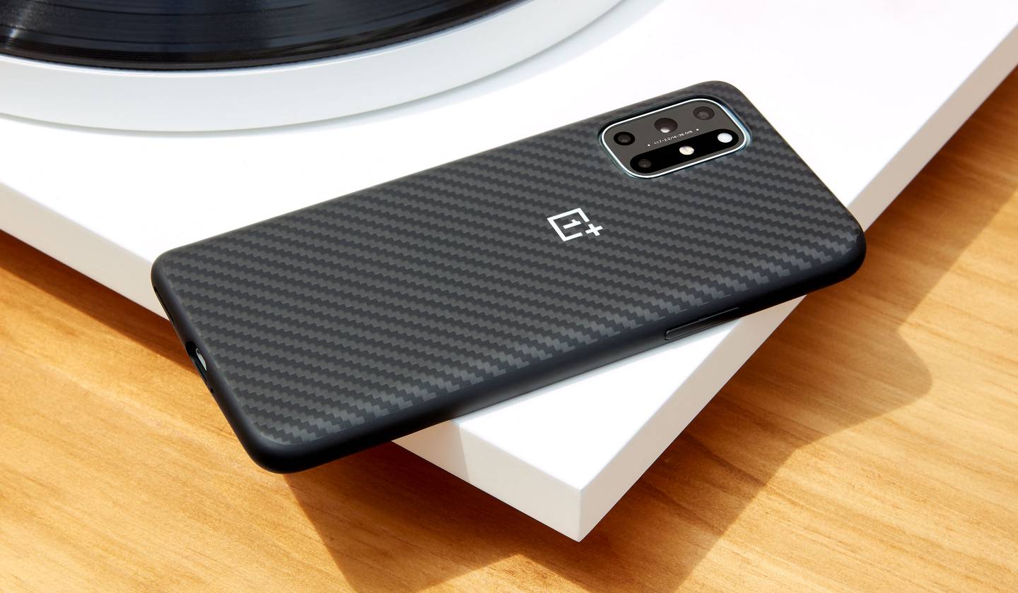 OnePlus 8T Karbon Bumper Case